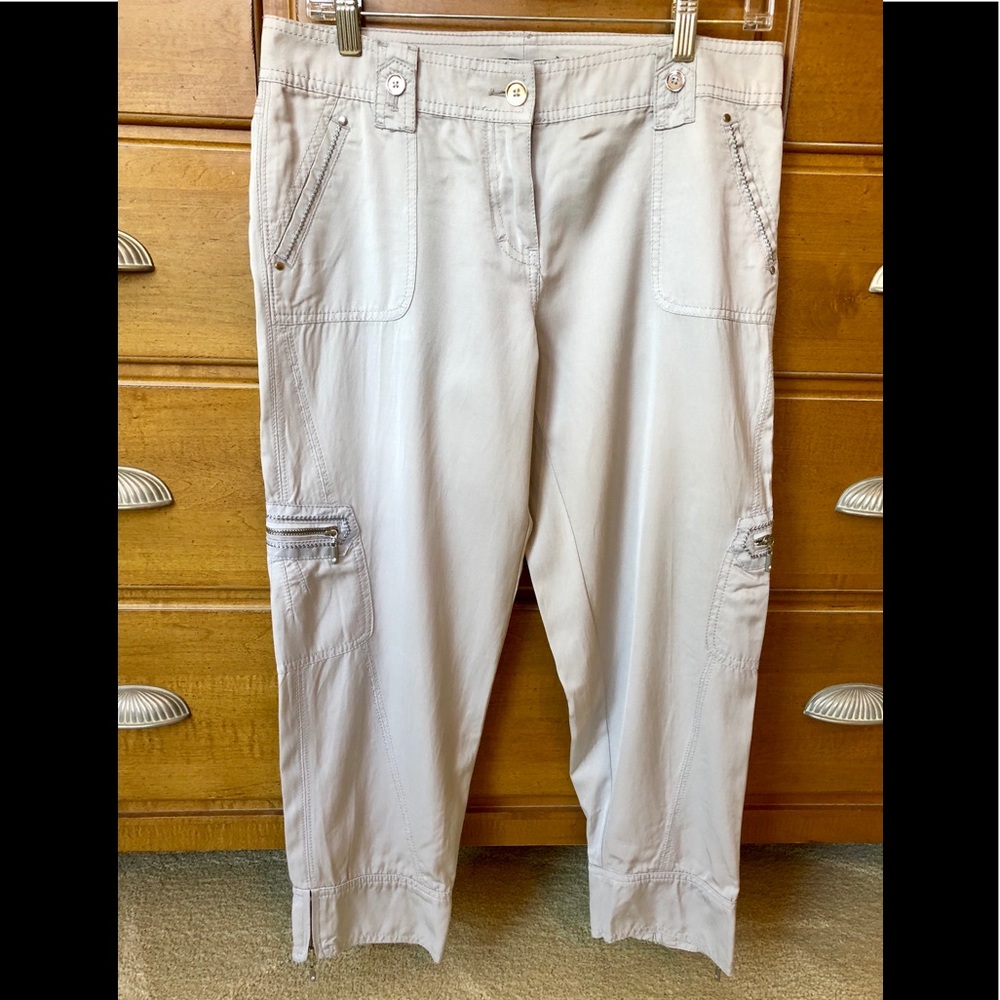 White House Black Market 🌼 Grey cargo pants
